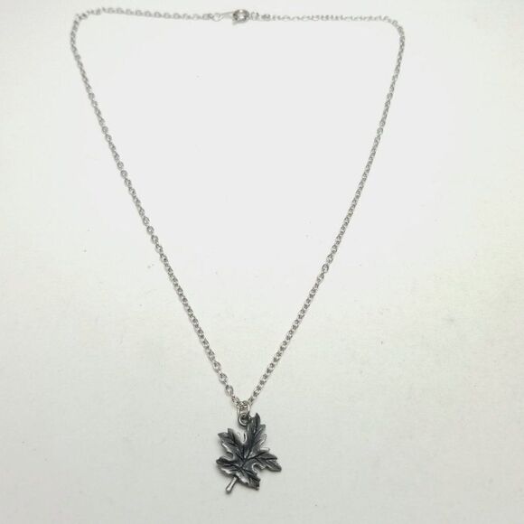 Vintage Small Leaf Pendant Necklace, Silver Tone, Minimal Nature, Estate - Picture 2 of 7